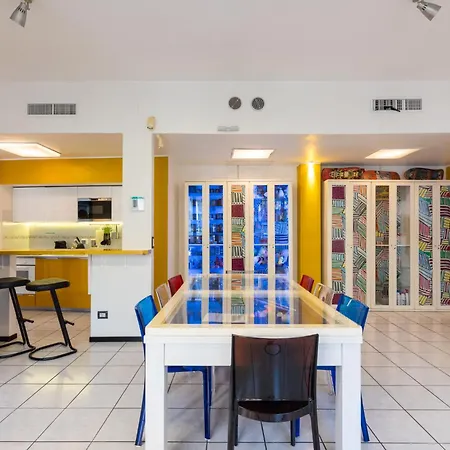 بيت للعطل Duomo Penthouse Milan, Terrace, Park, 8 Bed *