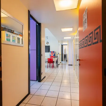 Duomo Penthouse Milan, Terrace, Park, 8 Bed بيت للعطل ميلان