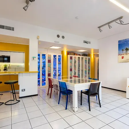 بيت للعطل Duomo Penthouse Milan, Terrace, Park, 8 Bed *