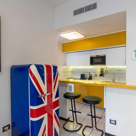 Duomo Penthouse Milan, Terrace, Park, 8 Bed * ميلان