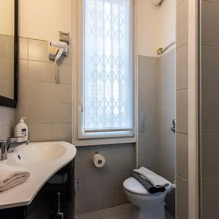 Duomo Penthouse Milan, Terrace, Park, 8 Bed بيت للعطل *